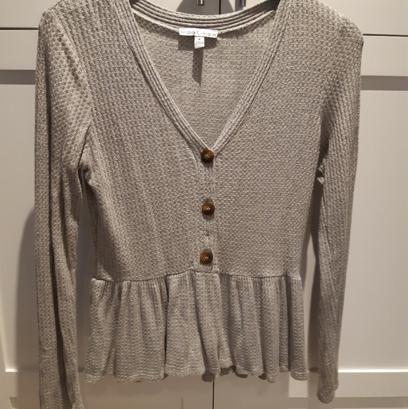 Brand New Rickis Gray Waffle Knit Peplum Top NWOT - Picture 10 of 11